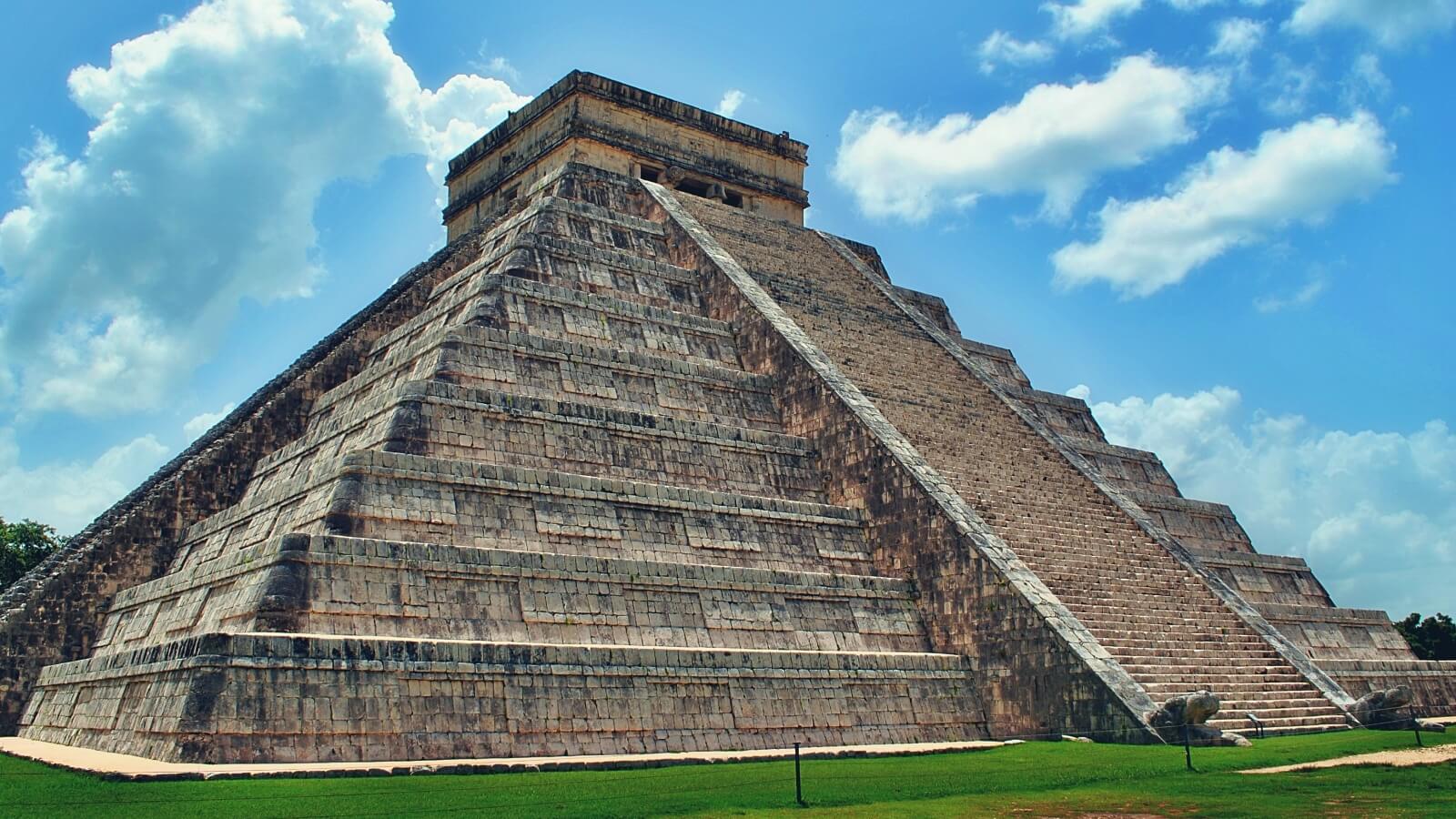 Piramida w Chitzen Itza w Meksyku.