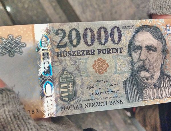 Węgierski banknot o nominale 2000 forintów.